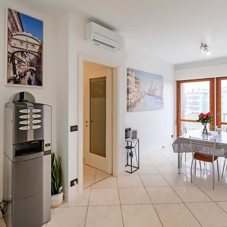 Venice Friends فندق مبيت وإفطار ميستر