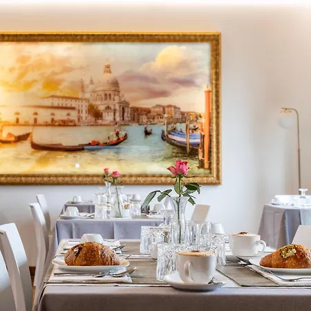 Venice Friends ميستر
